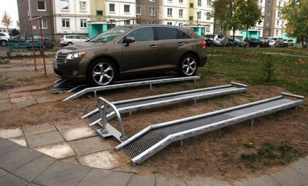 Как застолбить парковочное место во дворе: Как сделать, чтобы твое парковочное место во вдворе никто не занимал - Общество
