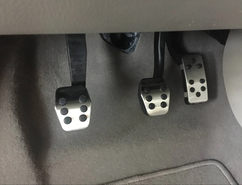 Педали на машине: Педали в машине автомат: с какой стороны газ и тормоз