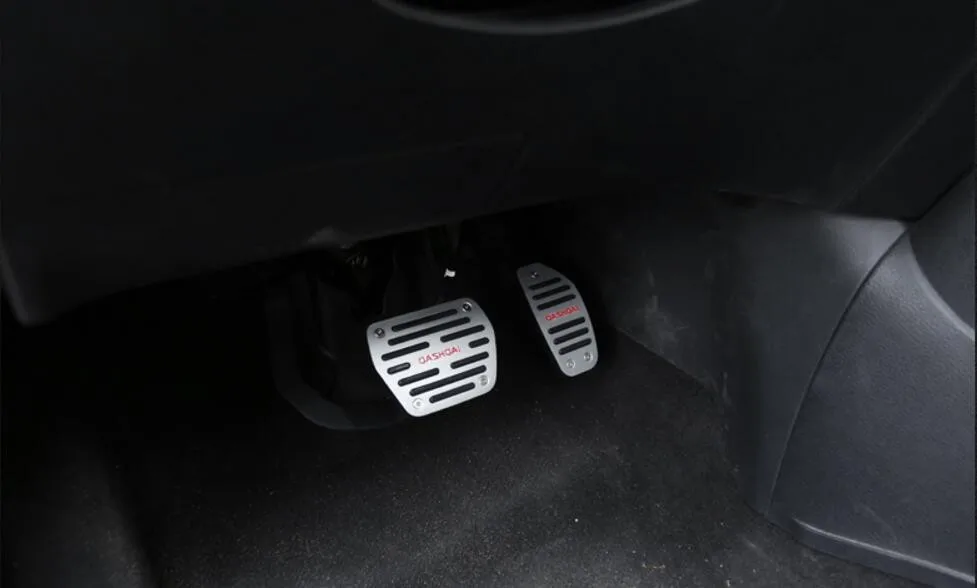 Педали в автомобиле расположение механика: Расположение педалей в машине с разными коробками передач