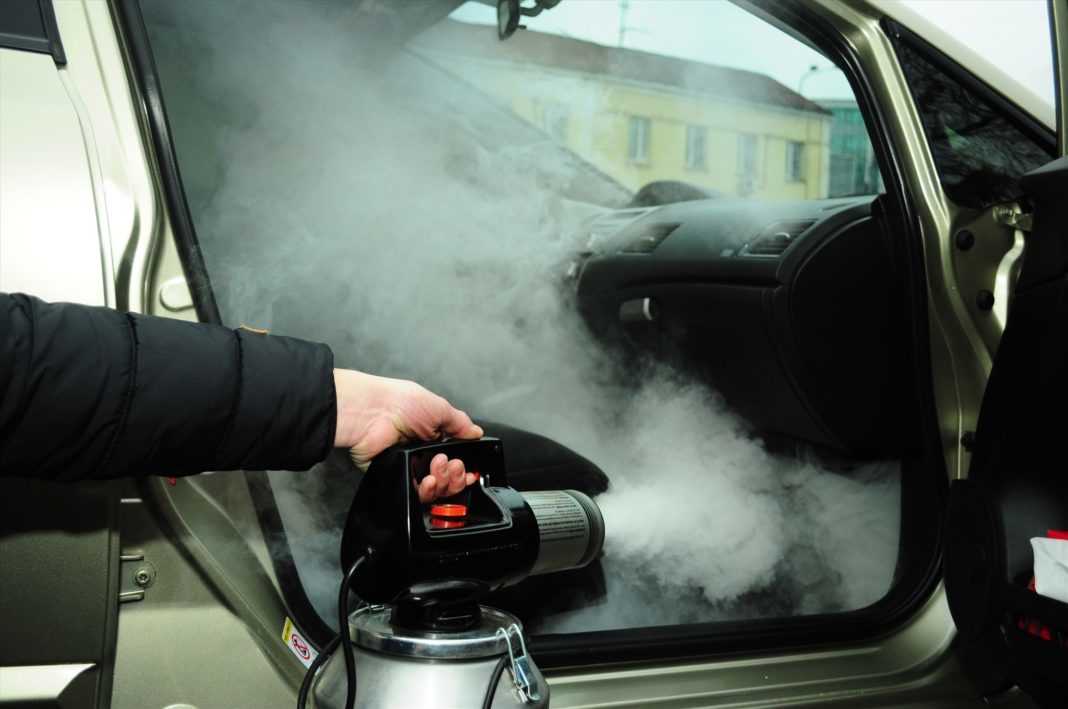Как выветрить запах бензина из машины: Как убрать запах бензина в салоне авто?