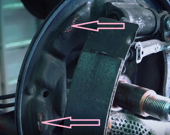 Почему скрипят новые тормозные колодки при торможении: Почему у машины скрипят тормоза? Подробное руководство что делать, если в авто скрипят тормоза при торможении