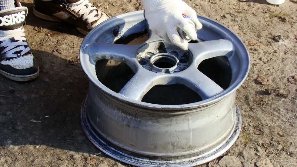 Подготовка дисков к покраске своими руками: Покраска дисков автомобиля своими руками