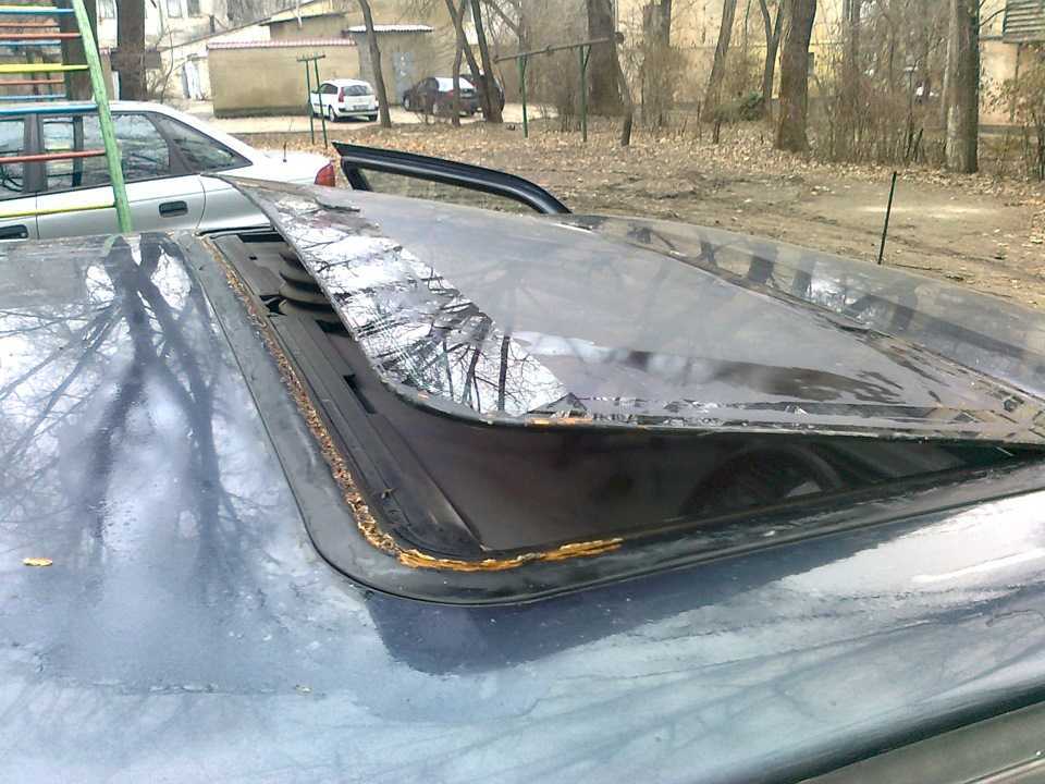 Протекает люк в машине что делать: Как устранить течь люка в автомобиле?