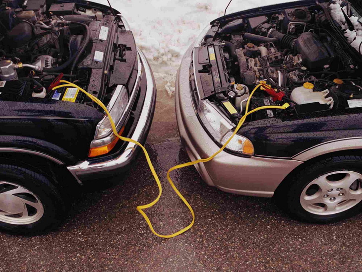 Как прикуривать автомобиль от другого автомобиля последовательность: купить, продать и обменять машину
