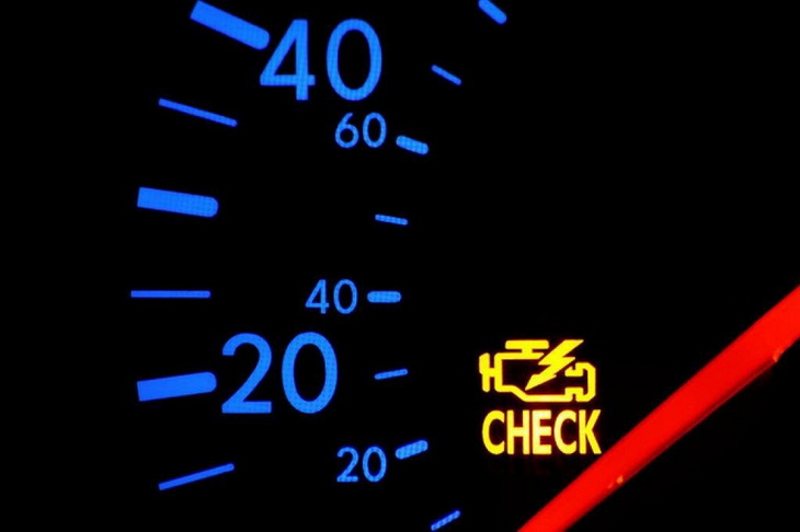 Знак чека в машине: Загорелся Check Engine. 4 причины и что делать — журнал За рулем