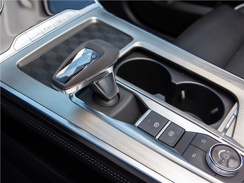 Электромеханический ручной тормоз с функцией auto hold: Что значит кнопка AutoHold и как ей пользоваться