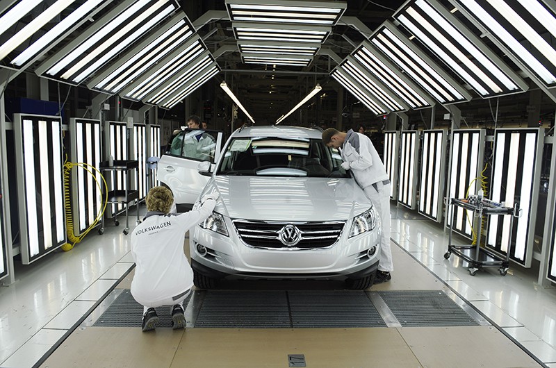 Где в россии собирают фольксваген: Автозаводы Volkswagen в России будут стоять до лета