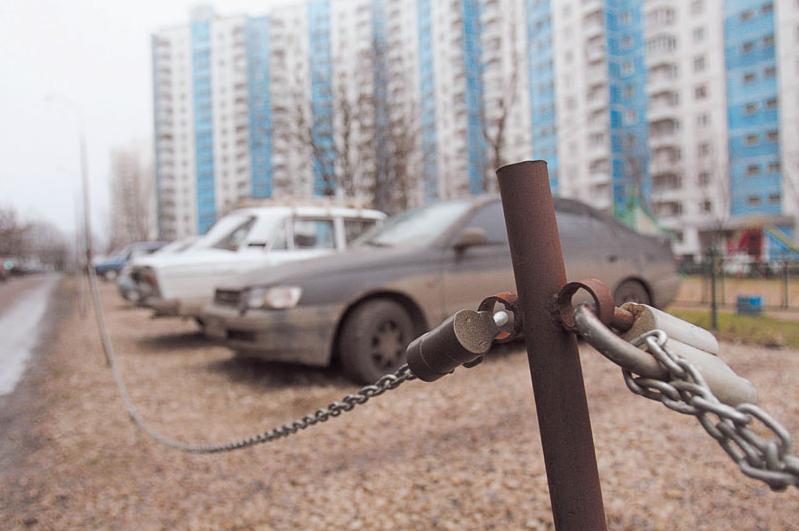 Как застолбить парковочное место во дворе: Как сделать, чтобы твое парковочное место во вдворе никто не занимал - Общество