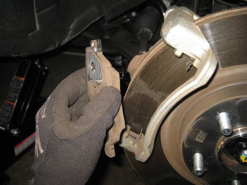 Замена тормозные колодки: Как и когда заменить передние и задние тормозные колодки? Полезные советы по замене тормозных колодок