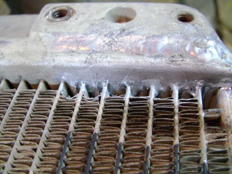 Чем заделать течь в радиаторе автомобиля: 5 способов устранить течь радиатора в дороге - Лайфхак