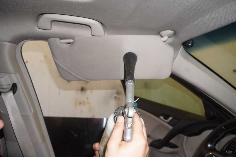 Чем отмыть потолок в автомобиле: Перевірка браузера, будь ласка, зачекайте...