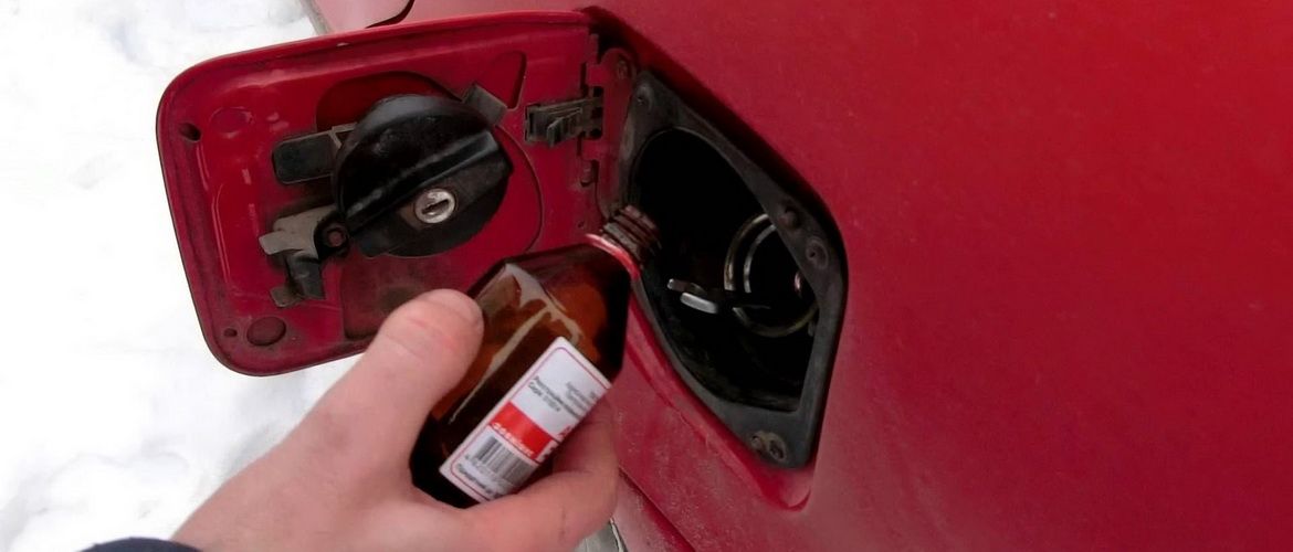 Добавление спирта в бензин: Можно ли смешивать бензин со спиртом?