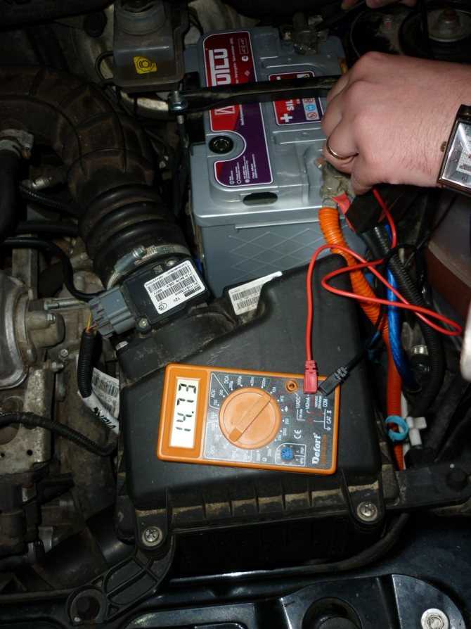 Разрядился аккумулятор в машине за ночь причины: Почему разряжается аккумулятор на машине за ночь