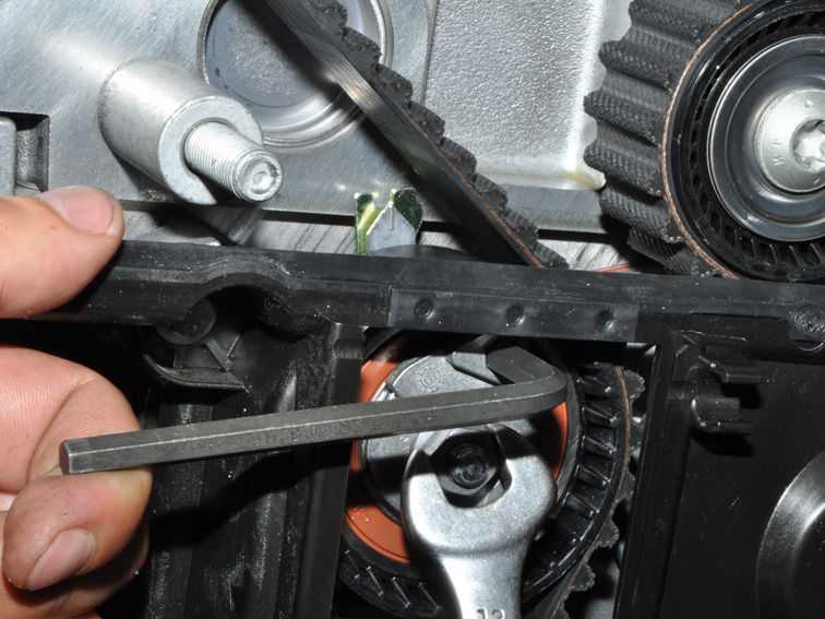 Смена ремня грм на рено логан: Замена ремня привода ГРМ 8-клапанного двигателя Renault Logan и Sandero