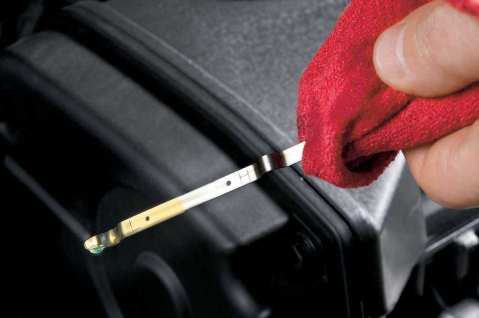 Правильный уровень масла в двигателе: Как проверить уровень и долить масло в двигатель автомобиля? Автоблог Авилон