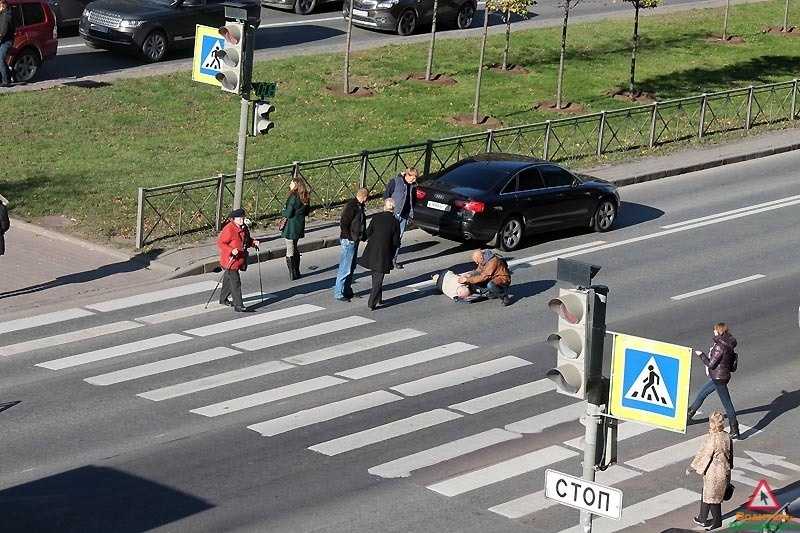 Ответственность за сбитого пешехода на пешеходном переходе: Что будет за наезд на пешехода? Какой штраф?