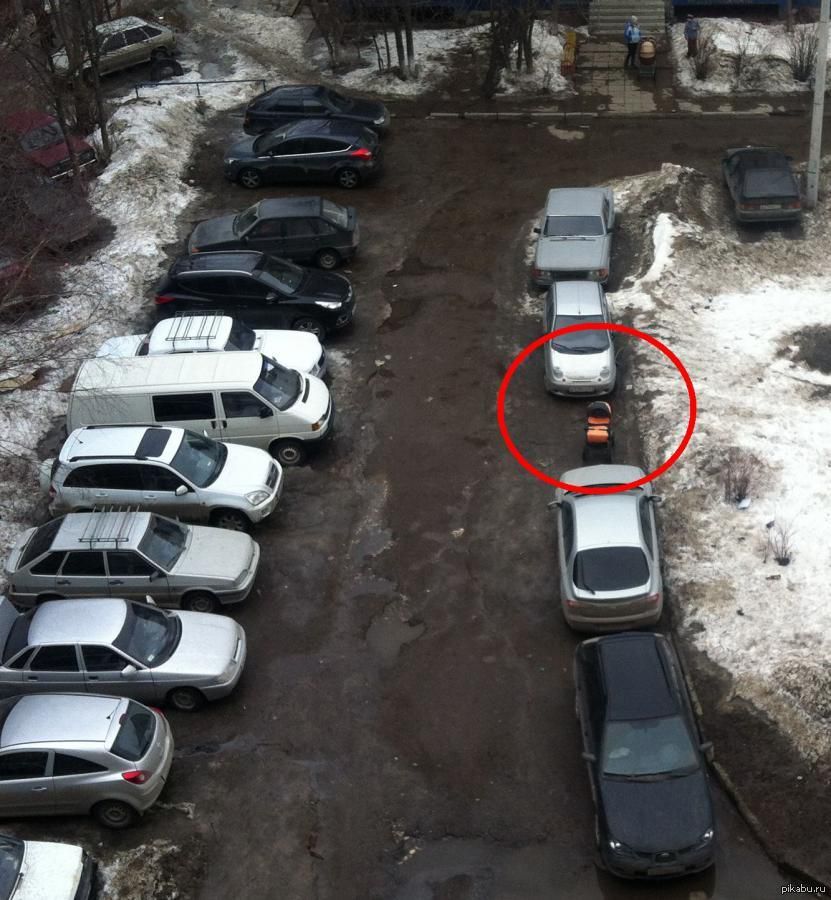 Как бороться с неправильной парковкой во дворах: Юристы рассказали, куда жаловаться на неправильную парковку соседей