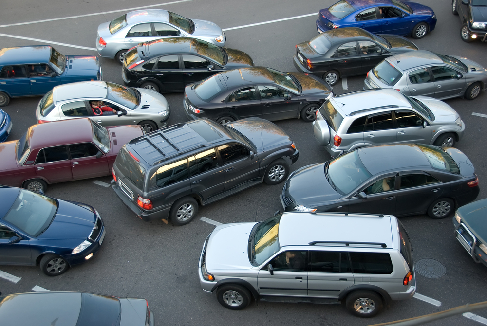 Куда звонить если заблокировали машину во дворе: Что делать и куда звонить, если вашу машину на парковке заблокировал другой автомобиль?
