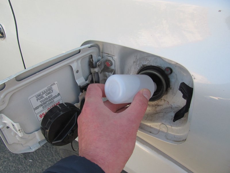 Удаление влаги из бензобака: Как удалить воду из бензобака автомобиля легко и просто