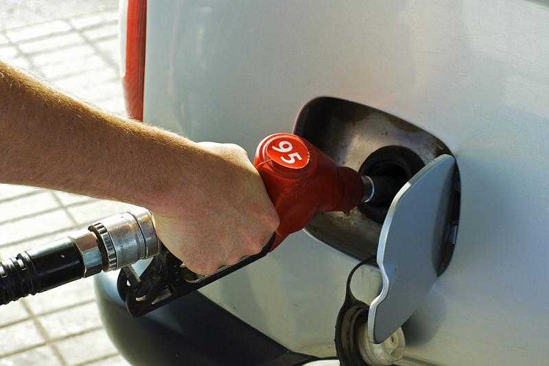 Как правильно заправлять машину: Как правильно заправлять машину топливом на заправке: инструкция для новичков