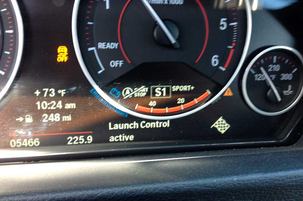 Лаунч контроль что это такое. Launch Control BMW. Launch Control в машину. Лаунч старт. Лаунч контроль на старте.