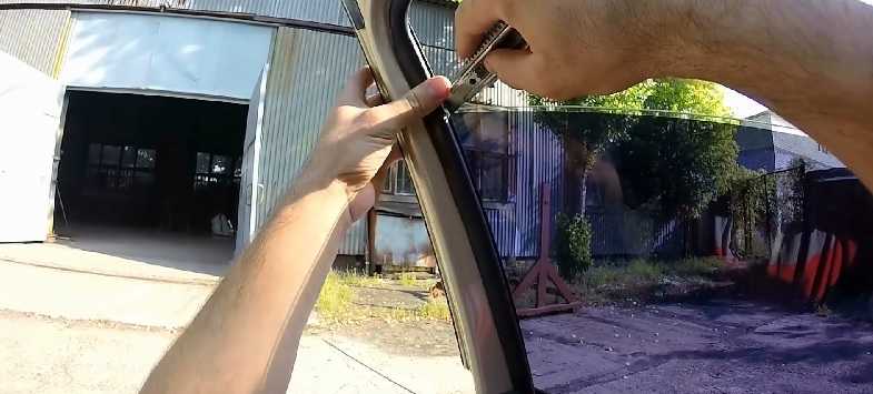 Как отклеить тонировку со стекла: Как снять тонировку со стекла автомобиля? Инструкция как снять старую тонировку со стекла самому?