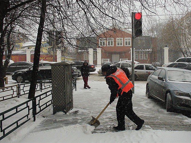 Дворник зимой: Зимние дворники — стоит ли их брать? — журнал За рулем