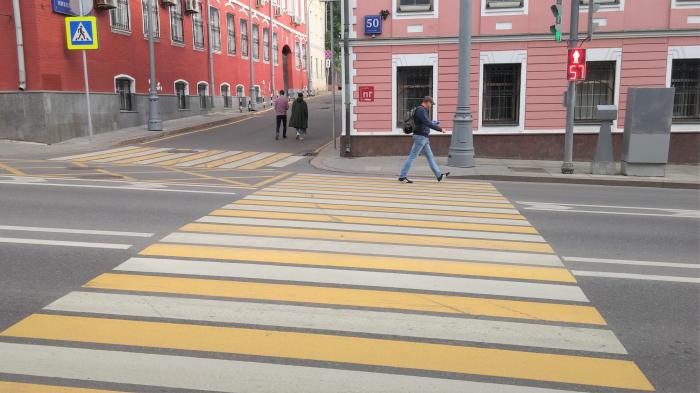 Пешеход вне зебры что это значит: Когда водитель обязан пропускать пешеходов вне «зебры» - ГАИ