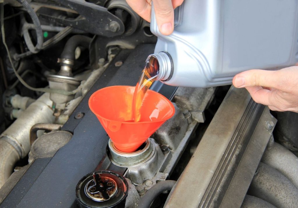 Замена жидкостей в автомобиле: Замена технических жидкостей в автомобиле