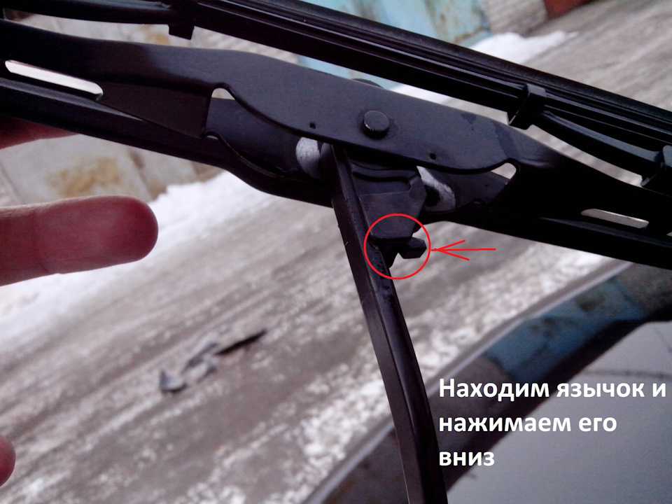 Как снять дворники с машины: Как снять дворники с автомобиля: замена щеток стеклоочистителя