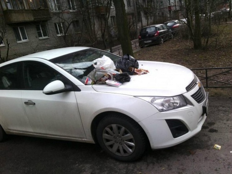 Штраф за блокировку автомобиля во дворе: Что делать, если машину заперли на парковке :: Autonews