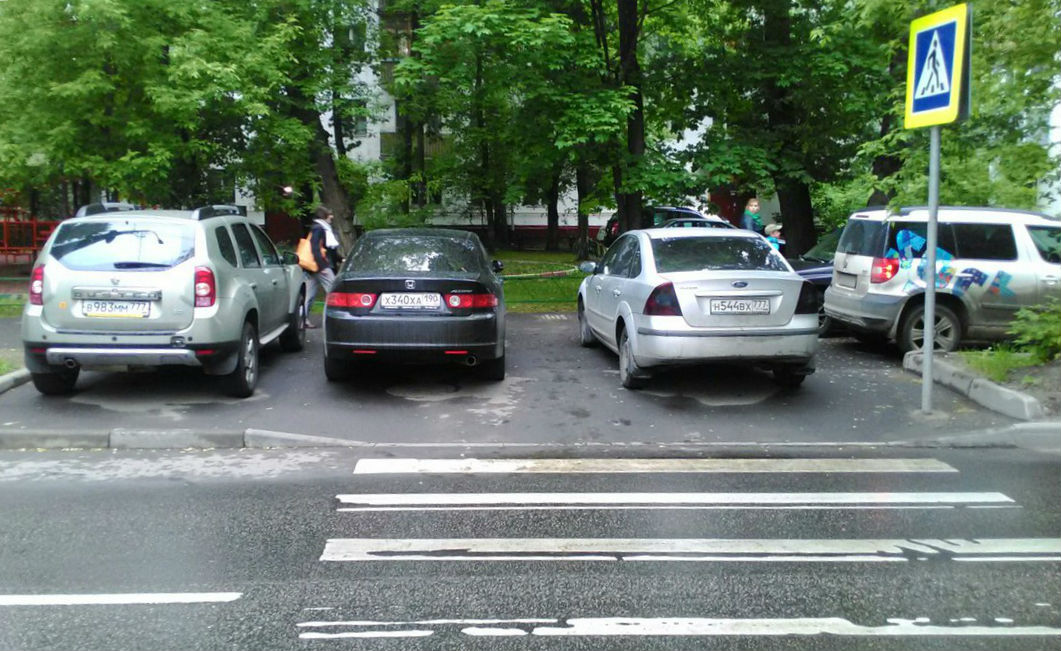 Парковка на тротуаре куда жаловаться: Куда жаловаться на парковку на тротуаре