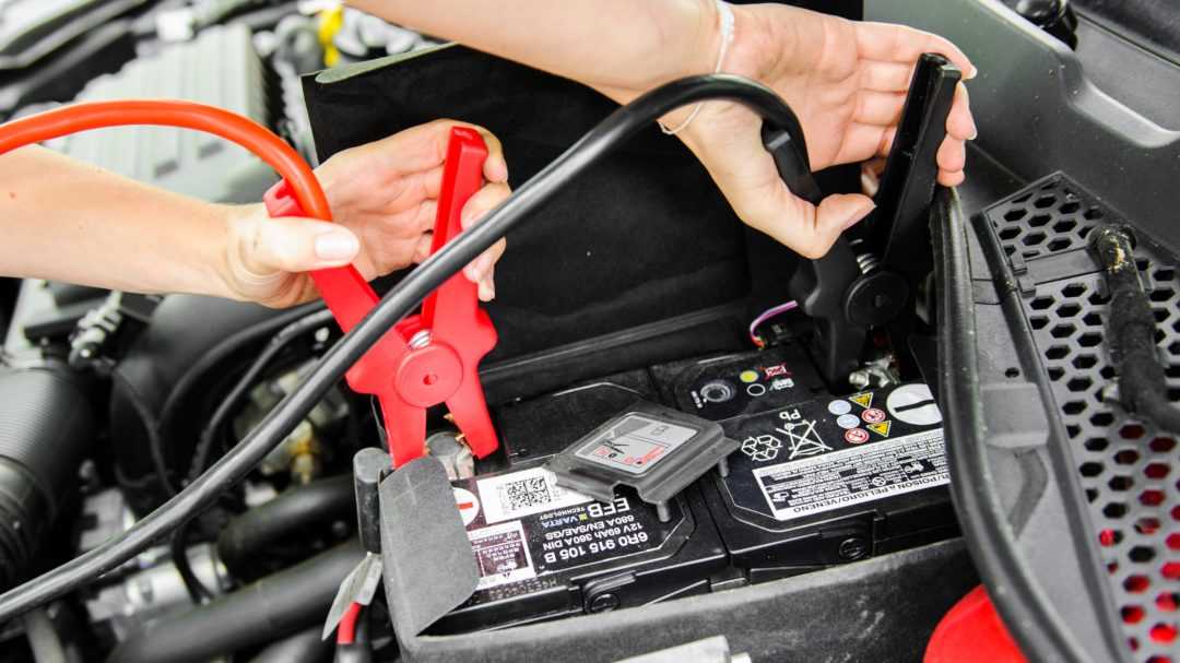 Как узнать что сел аккумулятор в машине: способы запуска автомобиля с разряженной батареей