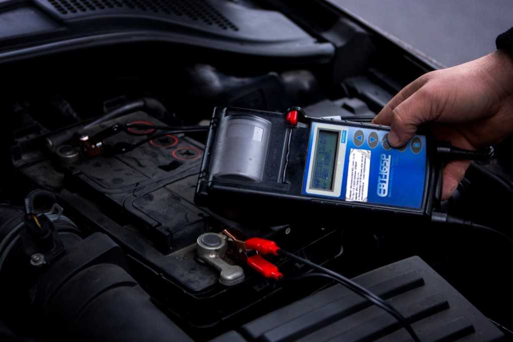 Как заряжать необслуживаемый автомобильный аккумулятор: Как заряжать необслуживаемые аккумуляторы? | Первая Аккумуляторная Компания