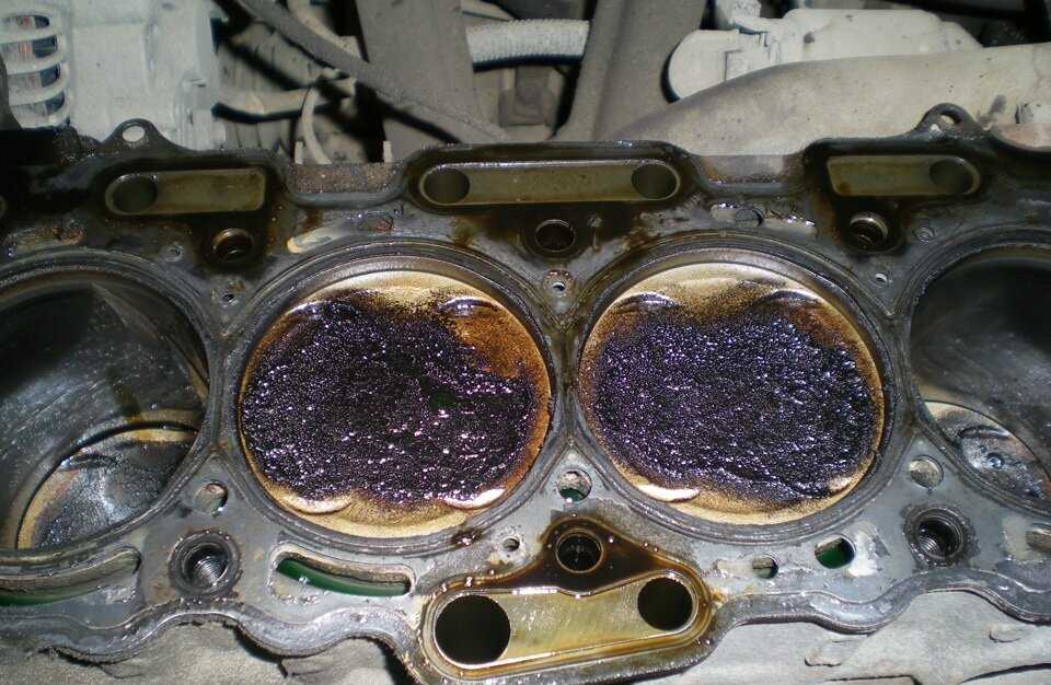 Почему масло в двигателе быстро чернеет: Почему масло в двигателе быстро чернеет и стоит ли беспокоиться?