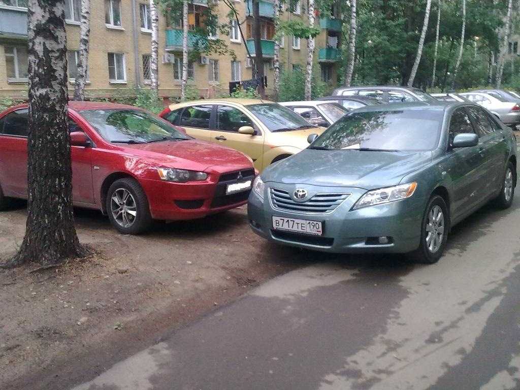 Штраф за блокировку автомобиля во дворе: Что делать, если машину заперли на парковке :: Autonews