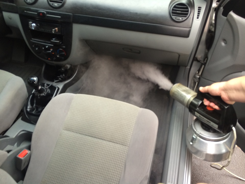 Как убрать воду из салона автомобиля: Как просушить салон автомобиля, убрать воду или влагу из салона