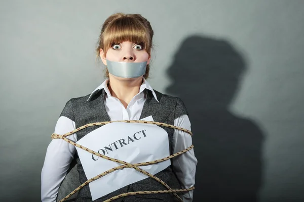 Заклеить рот скотчем: Coцсети: Интернет и СМИ: Lenta.ru