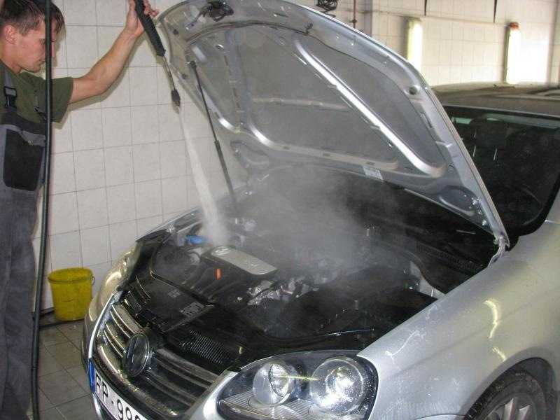 Помыть двигатель: Как помыть двигатель автомобиля самостоятельно: пошаговая инструкция