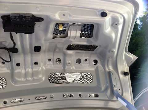 Как открыть багажник изнутри: Как открыть багажник изнутри или без ключа, если он не открывается с кнопки или пульта