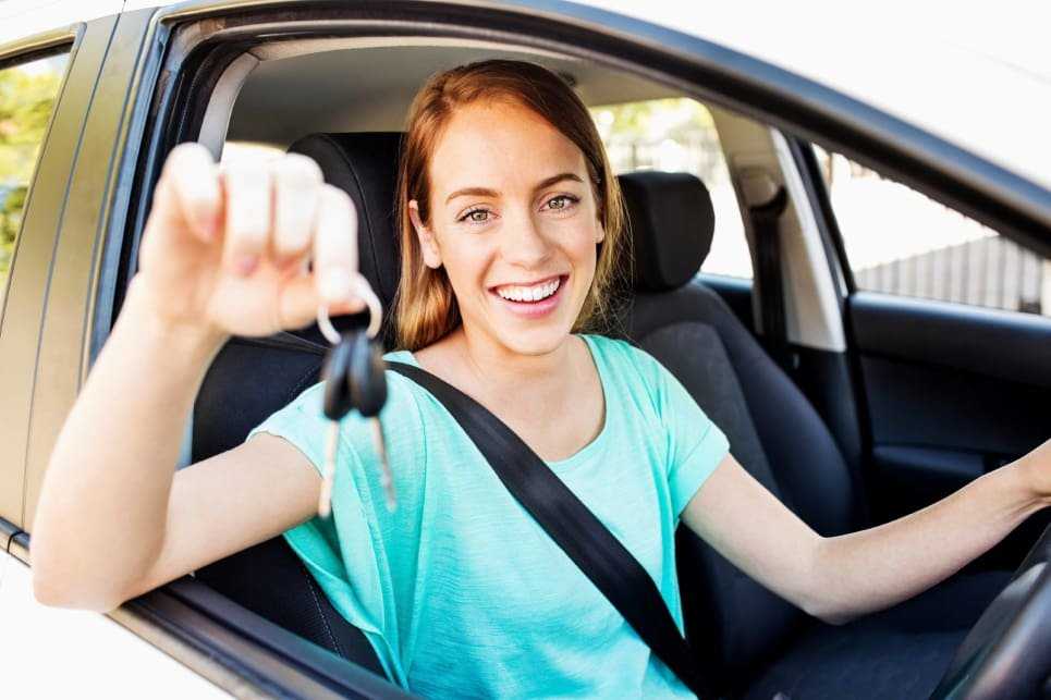 Машина для начинающих водителей девушек: Какую первую машину купить 🚘 — ТОП-5 лучших авто для новичка