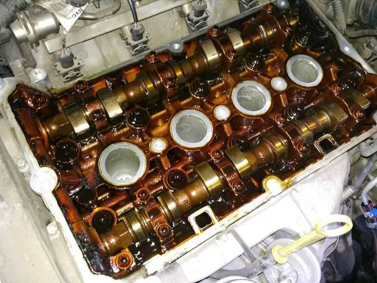 Почему чернеет масло в двигателе после замены: От чего чернеет масло в двигателе авто. Перечень причин от экспертов – K-News