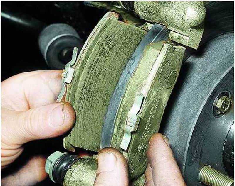 Замена тормозные колодки: Как и когда заменить передние и задние тормозные колодки? Полезные советы по замене тормозных колодок