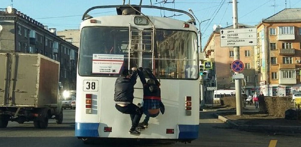 Прицепились: прицепиться | это... Что такое прицепиться?