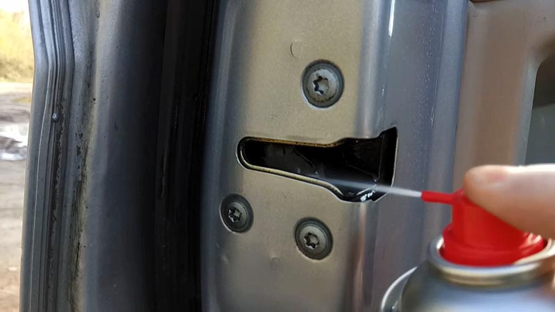 Чем смазать замок багажника автомобиля: Чем Смазать Замки Дверей Автомобиля