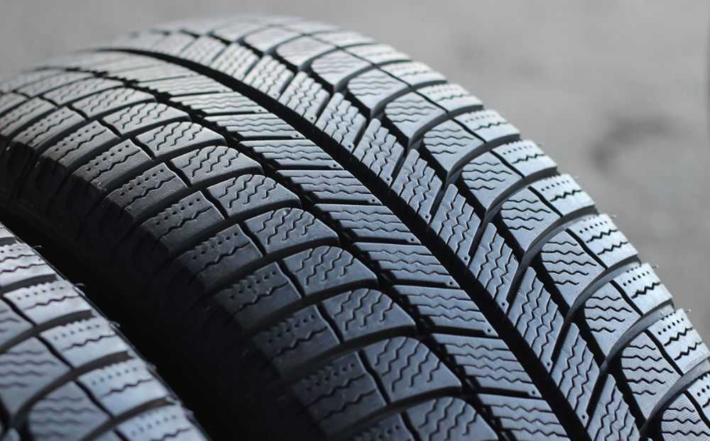 Нешипованные зимние шины отзывы. Michelin x-Ice 3 215/55r17. Michelin Latitude x-Ice 3. Мишлен Икс айс 3 липучка. Michelin x-Ice xi3. Липучка.