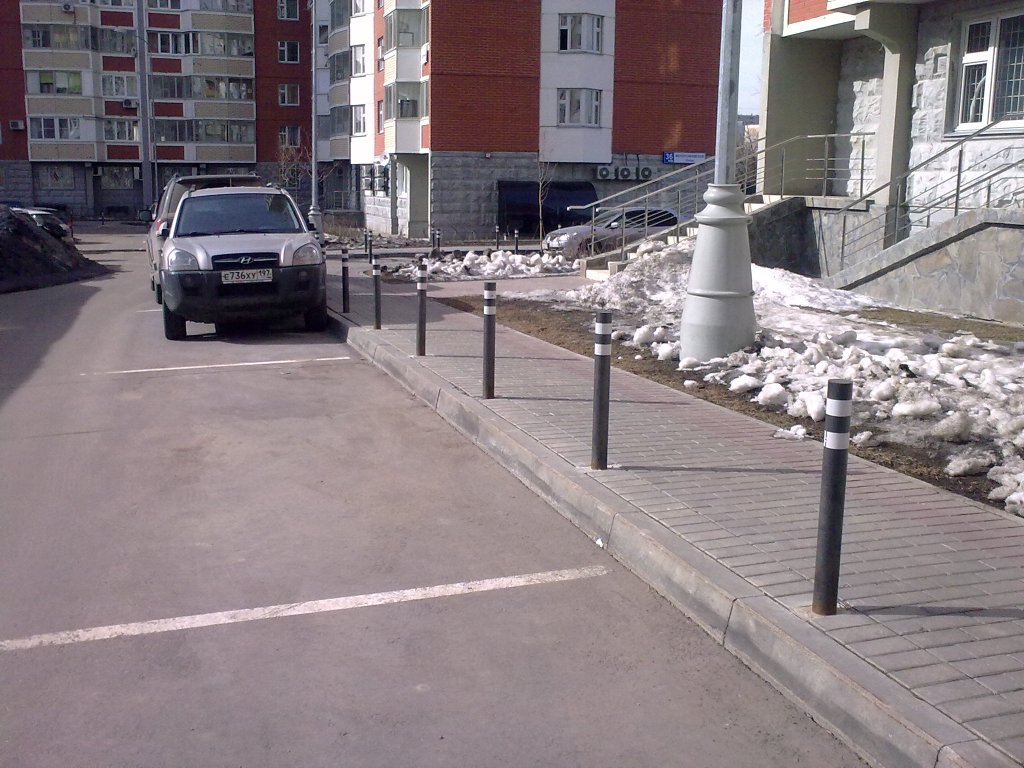 Антипарковочные столбики во дворах правила размещения: Как установить парковочные ограничители во дворе дома?