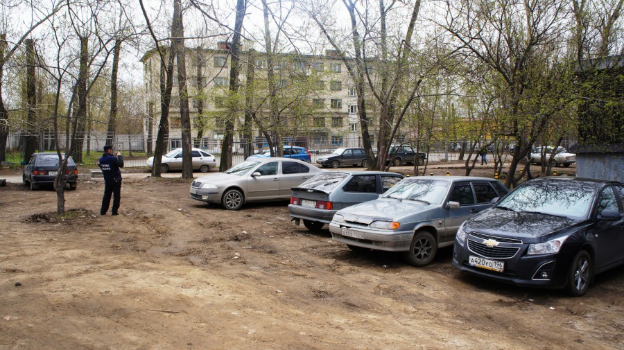 Штраф за блокировку автомобиля во дворе: Что делать, если машину заперли на парковке :: Autonews