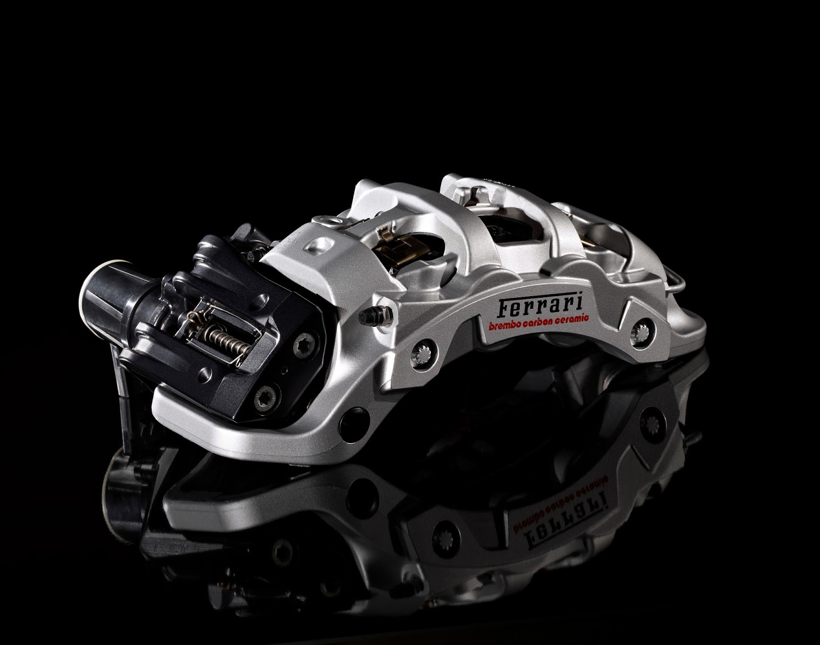 Суппорт. Суппорт Феррари тормозной. Ferrari BREMBO Carbon Ceramic. Ferrari Brake Caliper. Суппорта Брембо на Феррари.