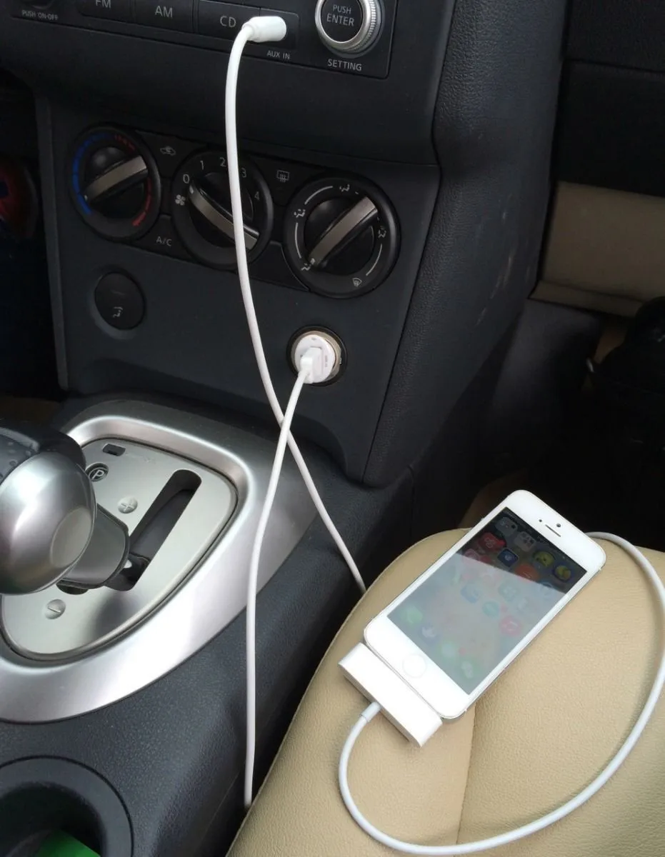 Aux телефон. Кабель USB aux IPOD для магнитолы. Переходник с IPOD на аукс w 211. Hyundai NF разъем USB aux. Провод аукс в машину для айфона.